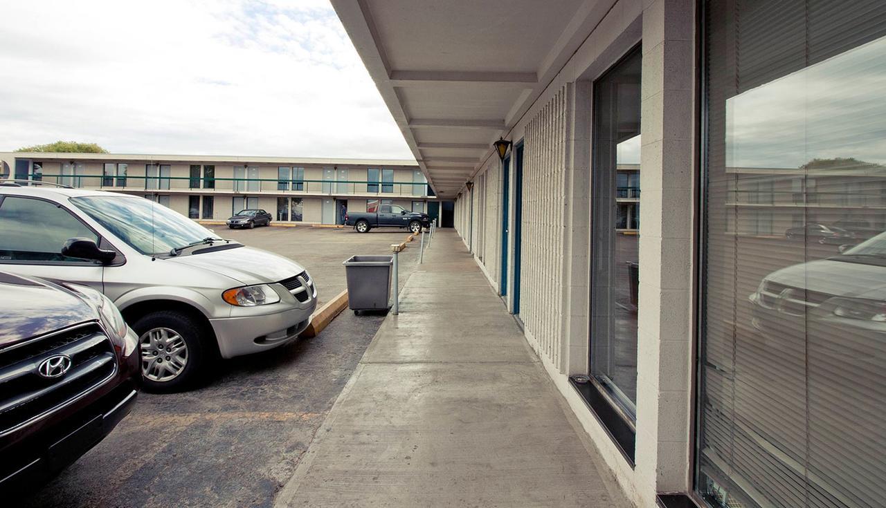 Aladdin Motel 埃德蒙顿 外观 照片